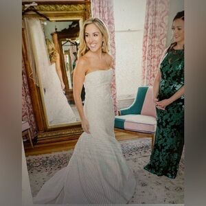 Classic Carolina Herrera wedding gown